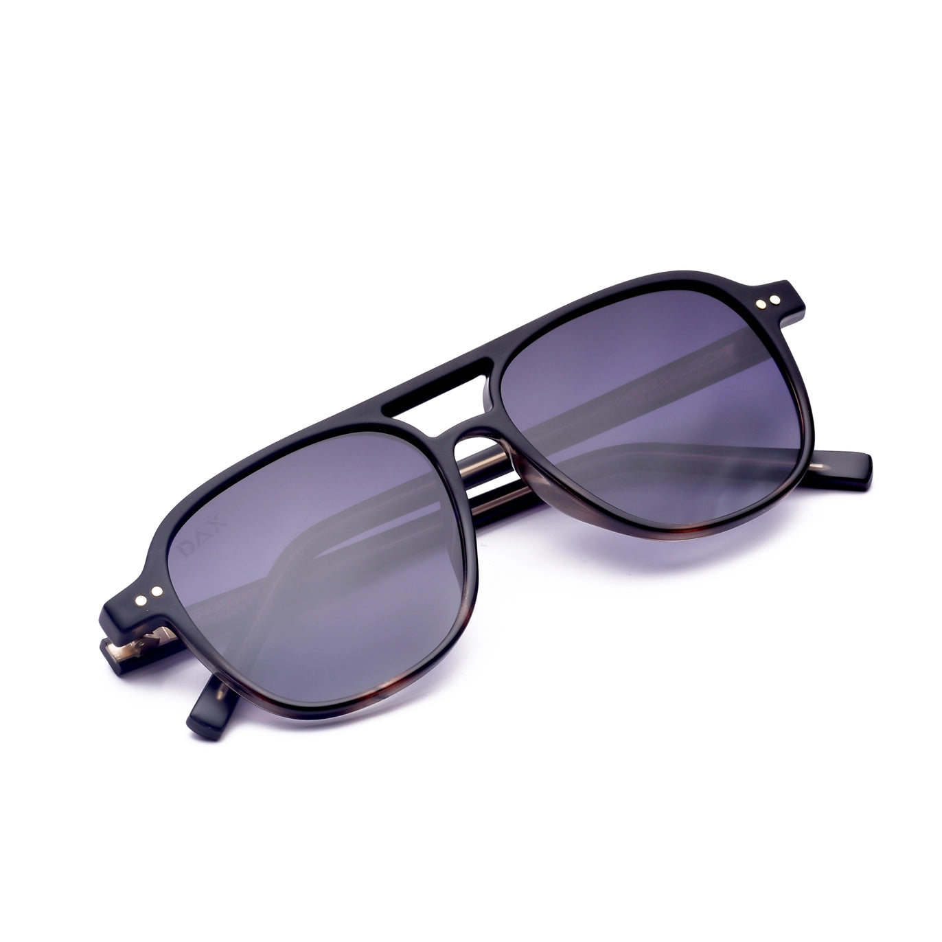 Briggs in Black Gradient