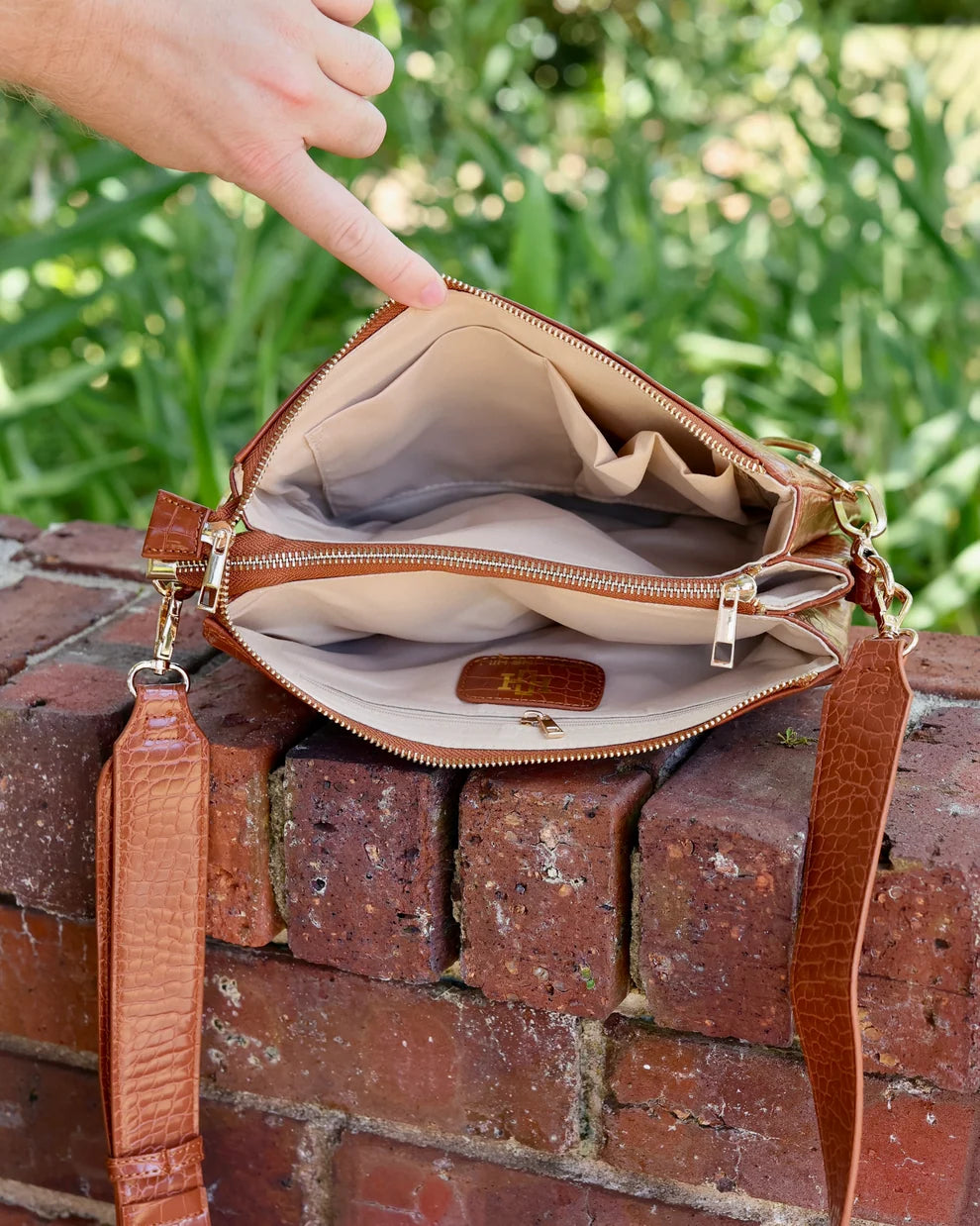 Ariana Crossbody Latte LD