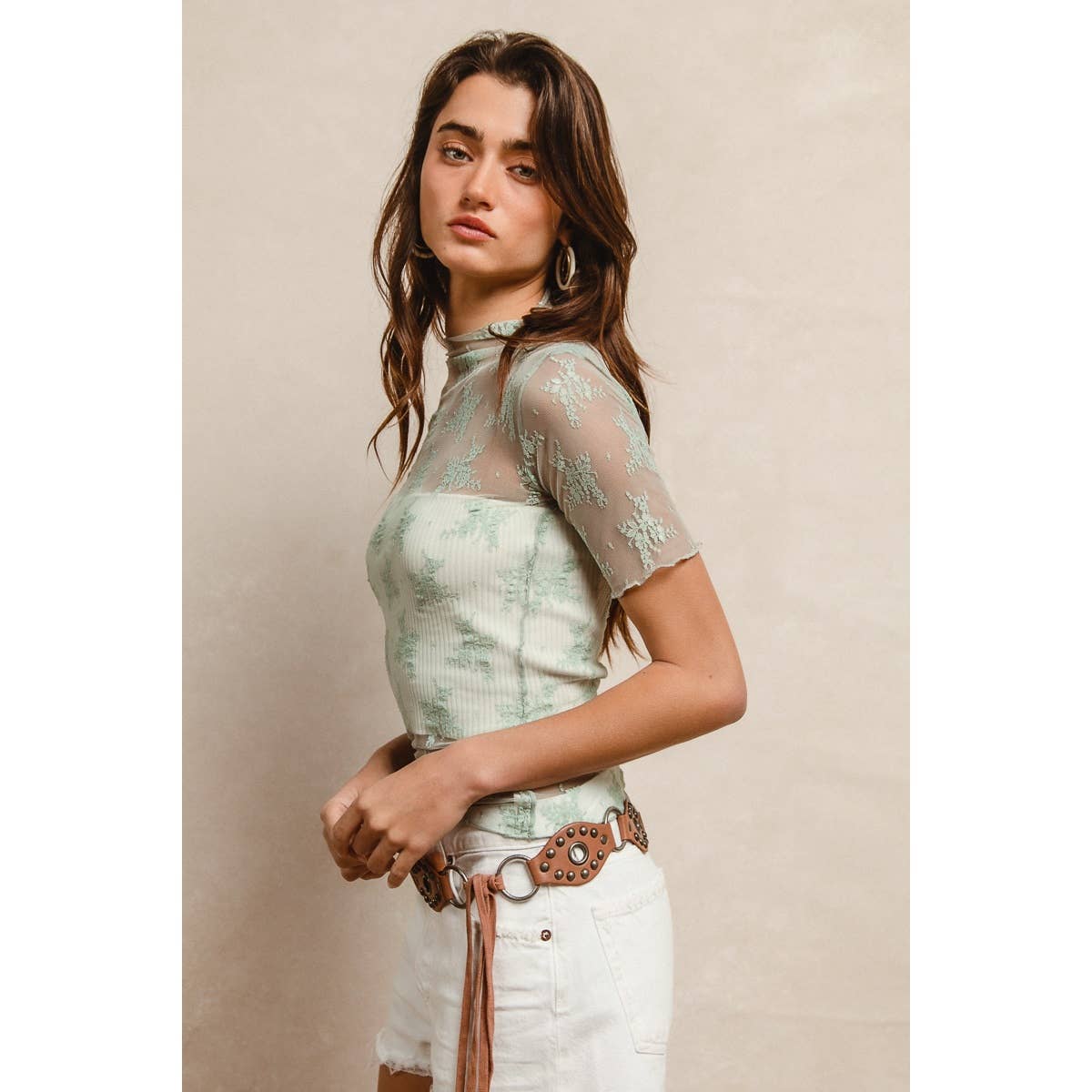 HIGH NECKLINE MESH LACE SHORT SLEEVES TOP: OFF WHITE / L